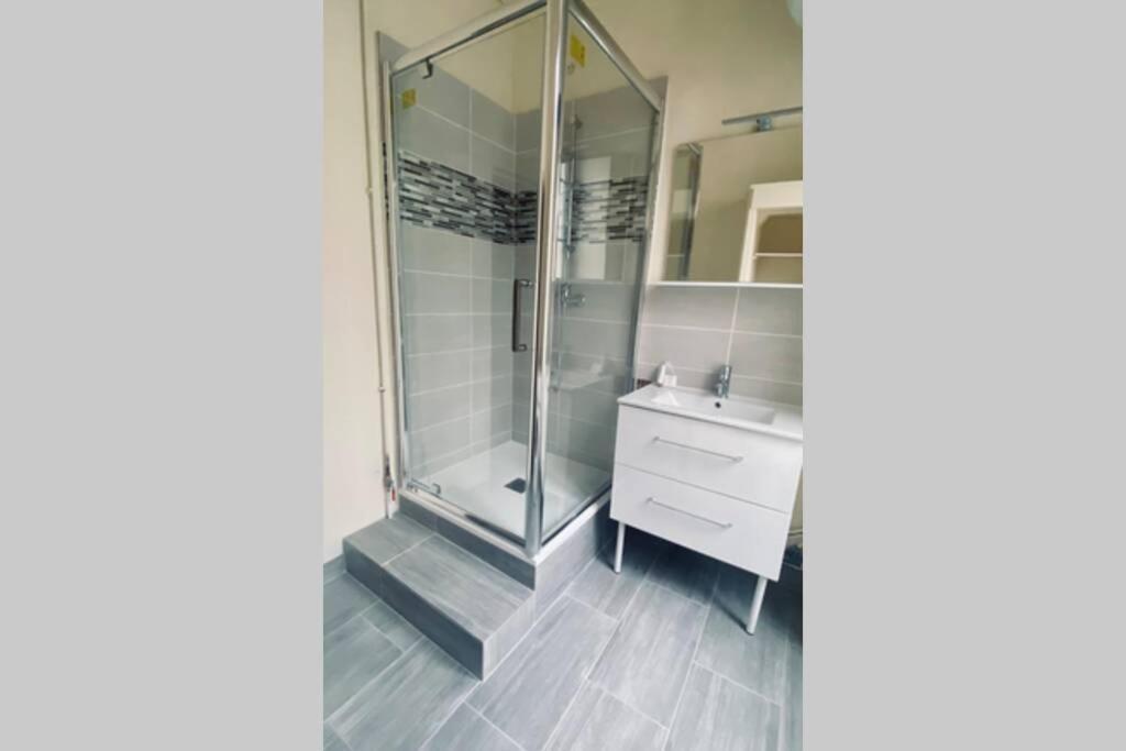 Appartement Le contemporain à Issoudun Extérieur photo
